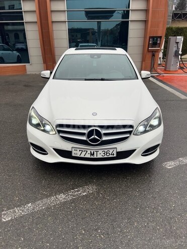 Mercedes E 220-11