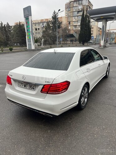Mercedes E 220-13