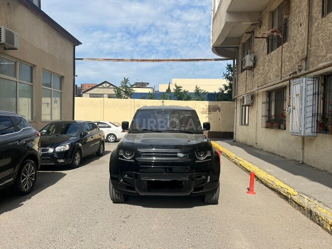 Land Rover Defender-10