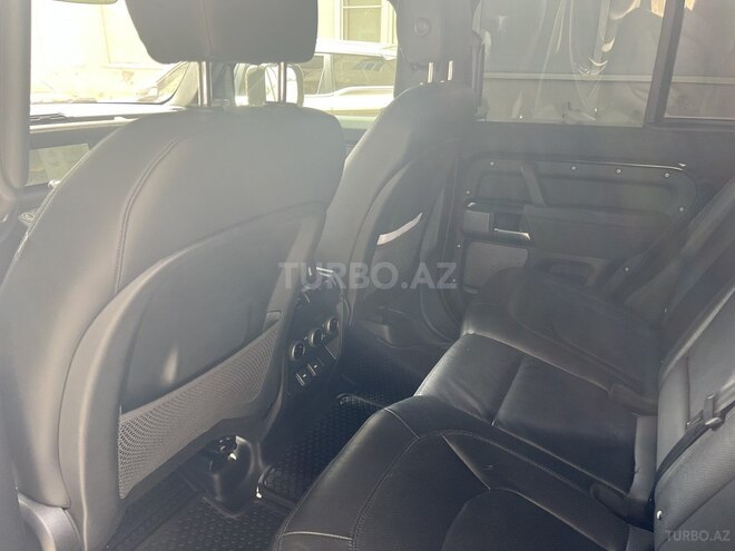 Land Rover Defender-4