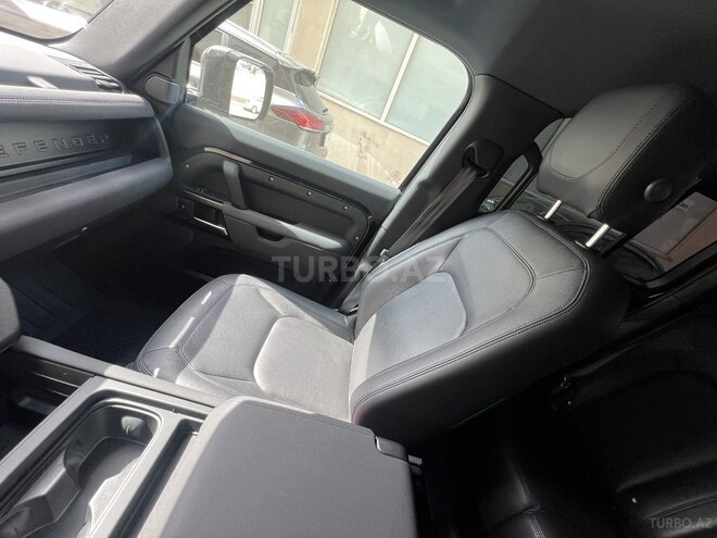 Land Rover Defender-12