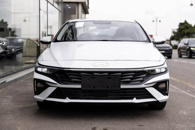 Hyundai Elantra-1