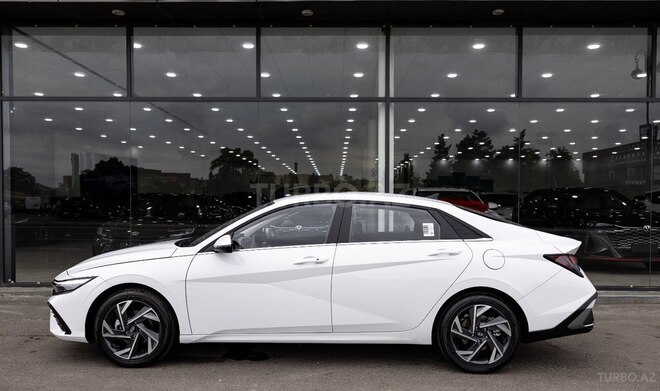 Hyundai Elantra-3