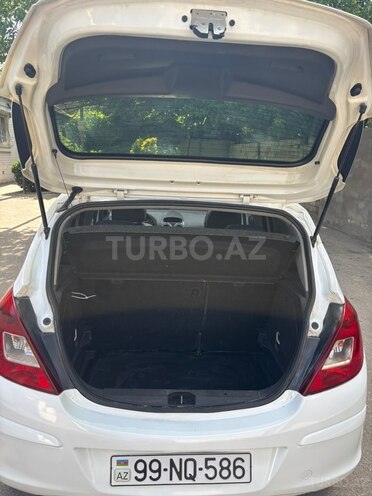 Opel Corsa-10
