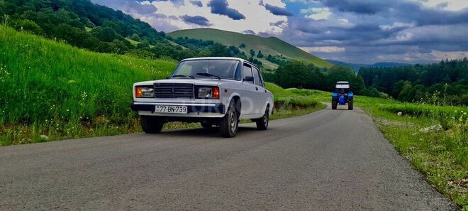 LADA (VAZ) 2107-1