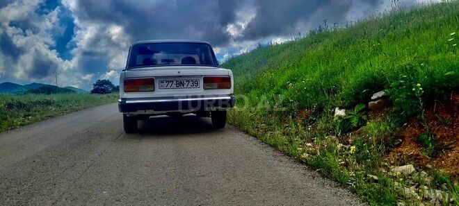 LADA (VAZ) 2107-2
