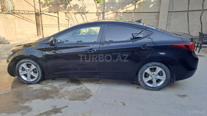 Hyundai Elantra-9