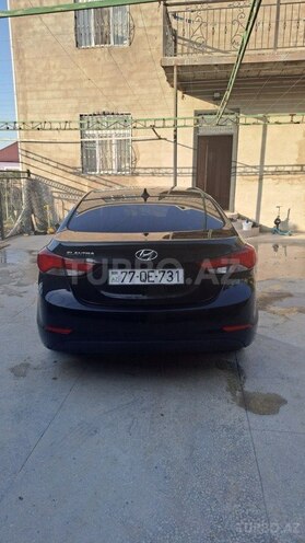 Hyundai Elantra-2
