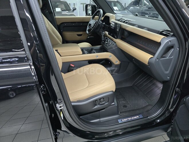 Land Rover Defender-9