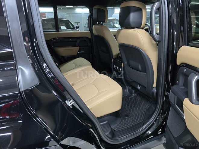 Land Rover Defender-10