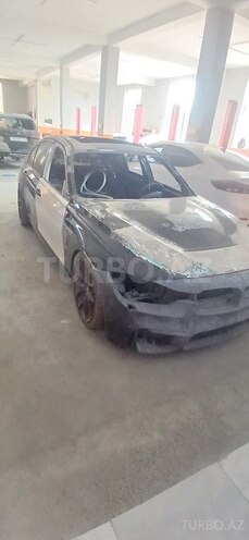 BMW 330-1