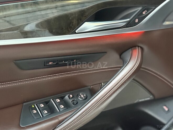 BMW 530-11