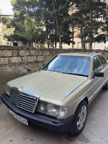 Mercedes 190-1
