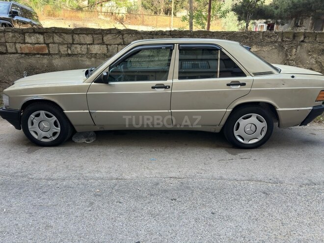 Mercedes 190-5
