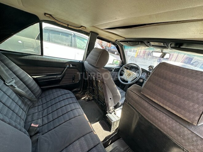 Mercedes 190-15