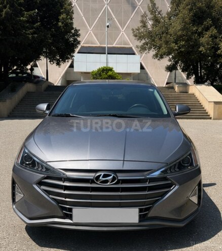 Hyundai Elantra-1