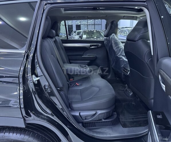 Toyota Highlander-13