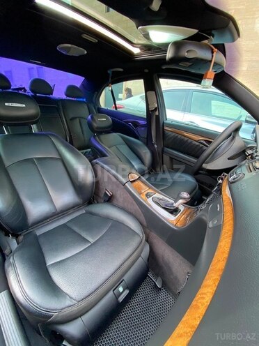 Mercedes E 200-8