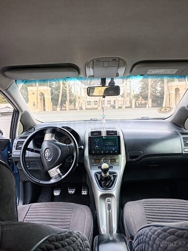 Toyota Auris-11