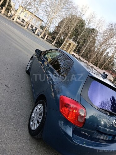 Toyota Auris-3
