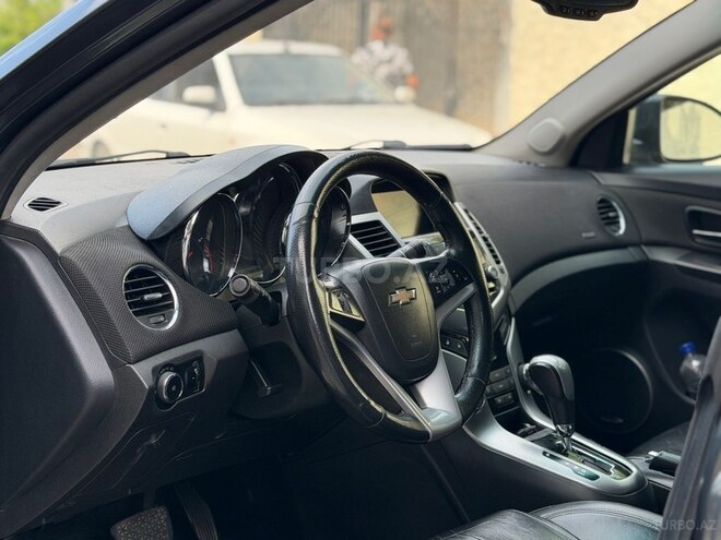 Chevrolet Cruze-12