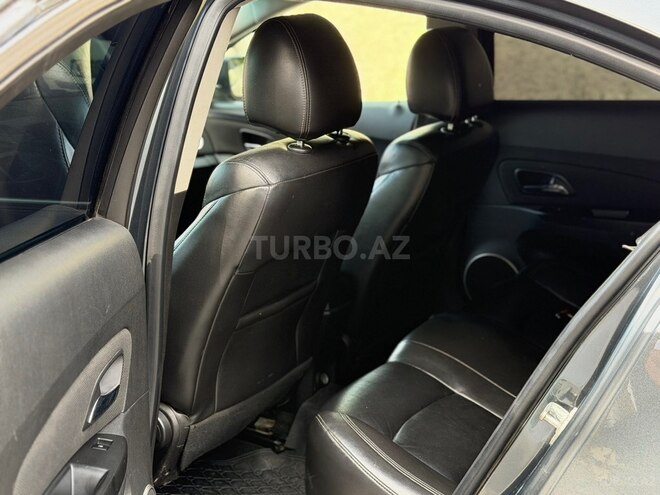Chevrolet Cruze-13