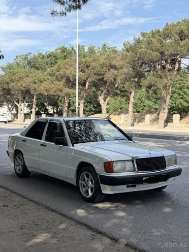 Mercedes 190-2