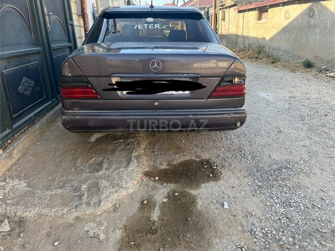 Mercedes 220 E-4