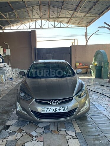 Hyundai Elantra-1