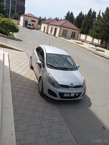 Kia Rio-11