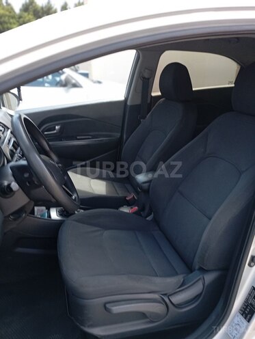Kia Rio-15