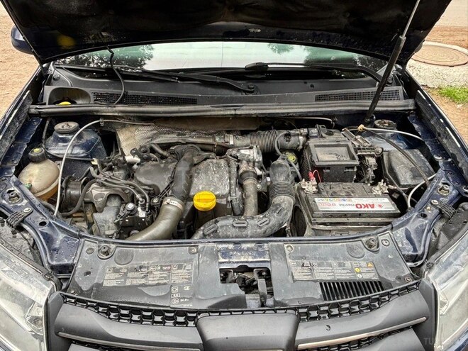 Renault Logan-4