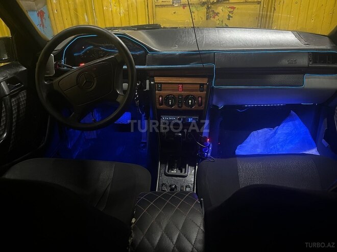 Mercedes 220 E-10