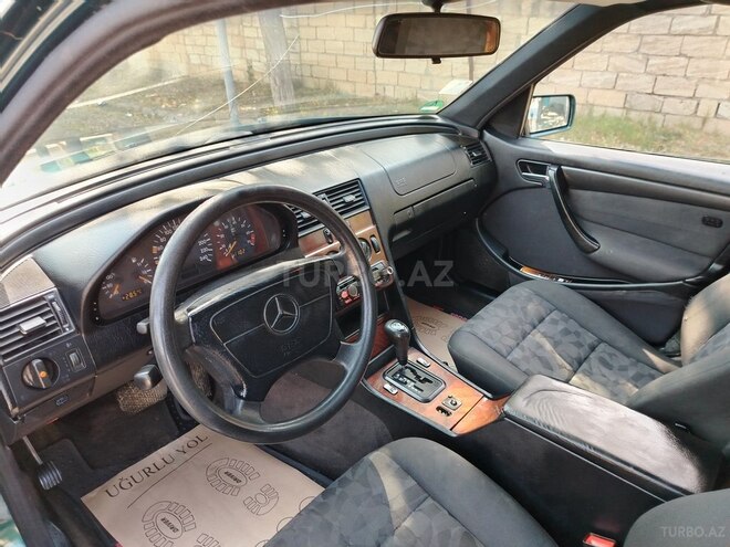 Mercedes C 180-7