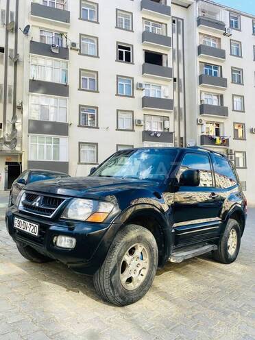 Mitsubishi Pajero-1