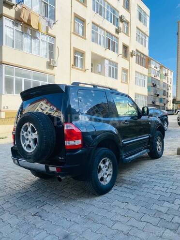 Mitsubishi Pajero-3