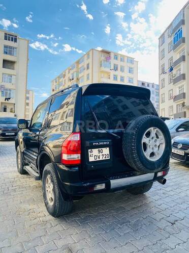 Mitsubishi Pajero-2