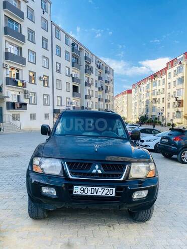 Mitsubishi Pajero-4