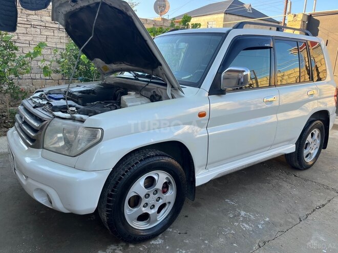 Mitsubishi Pajero io-4