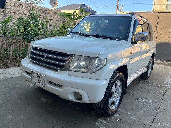 Mitsubishi Pajero io-2