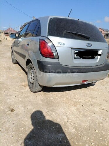 Kia Rio-5