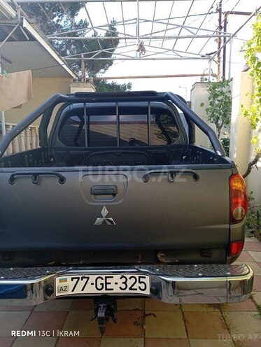 Mitsubishi L200-4