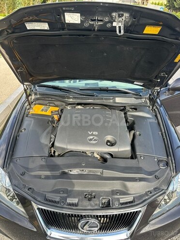 Lexus IS 250-17