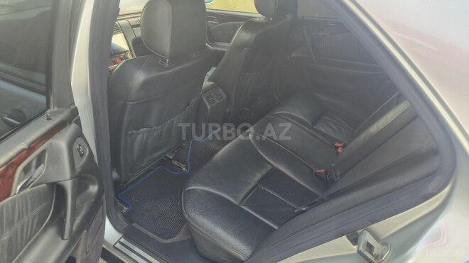 Mercedes E 240-9