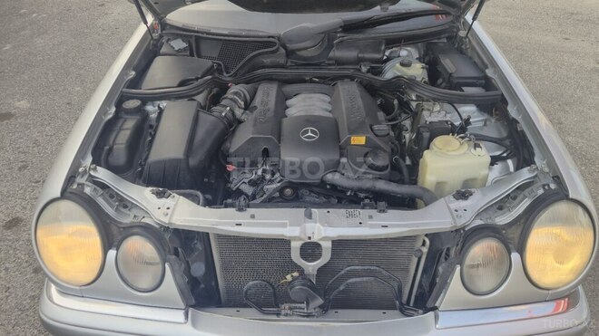 Mercedes E 240-14