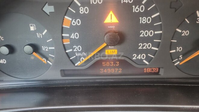 Mercedes E 240-19
