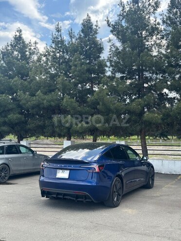 Tesla Model 3-3
