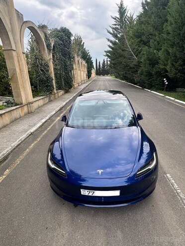 Tesla Model 3-8
