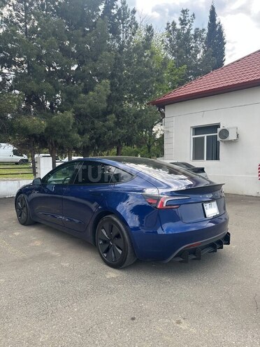 Tesla Model 3-4