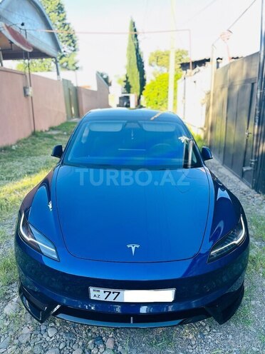 Tesla Model 3-6